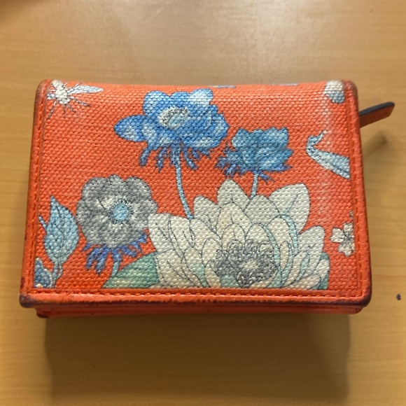 Gucci Marmont Flora Limited Edition Bifold Wallet EUC - Picture 2 of 10